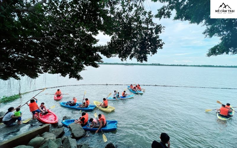 Khu chèo sup tại khu glamping Asia Island Glamping, Quận 9