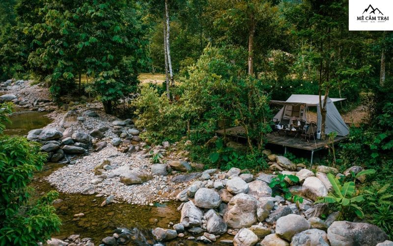 Camping ở suối Nặm Chắn