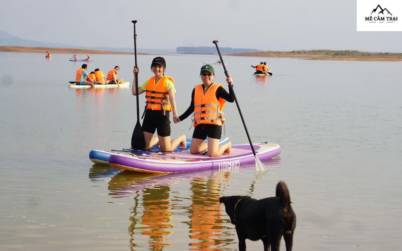 Trải nghiệm chèo SUP tại BOHO Glamping