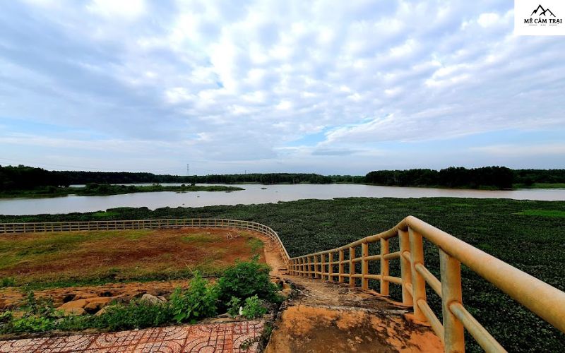 Hồ Phước Hòa địa điểm lý tưởng cho cắm trại kết hợp câu cá ở Bình Dương