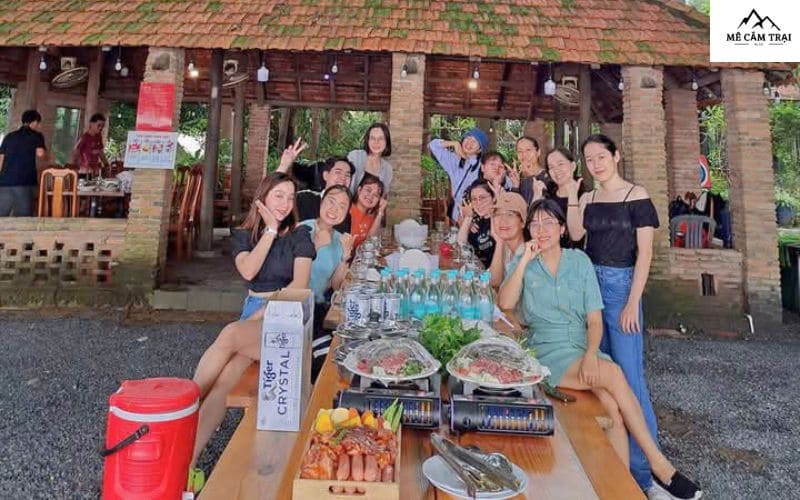 Làng Việt Glamping