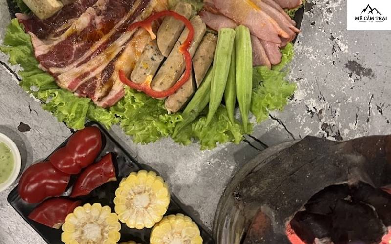 Nướng BBQ ngoài trời – Thưởng thức hương vị đậm đà bên bếp lửa và bầu trời đầy sao!