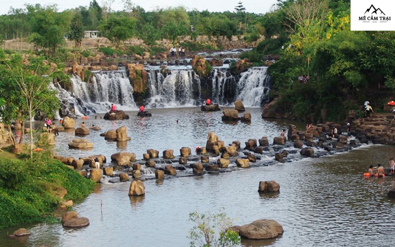 Thác Giang Điền 