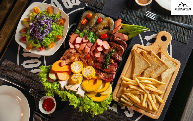 Thưởng thức BBQ và lẩu giữa không gian mở