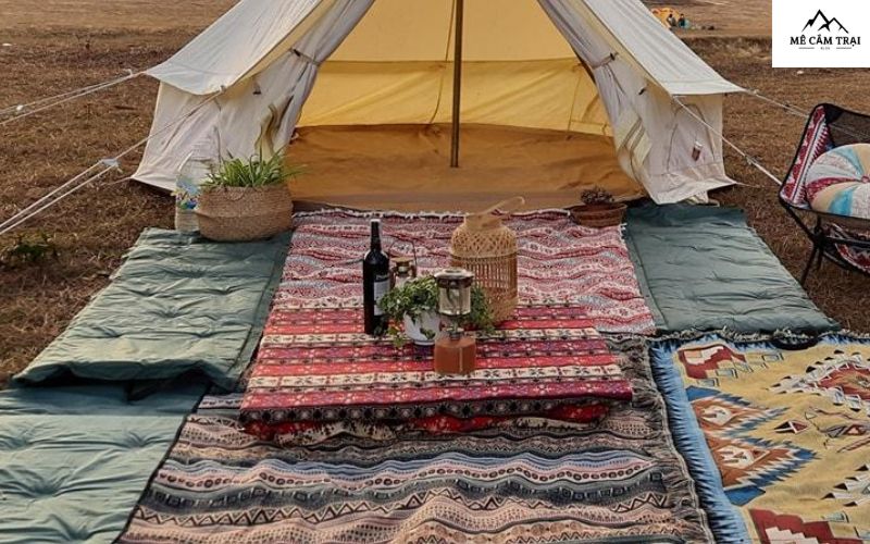 Trang trí bên trong trại đẹp nhất kiểu Bohemian: lều du mục giữa sa mạc huyền thoại