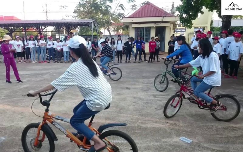 Đua xe đạp chậm trò chơi đòi hỏi kỹ năng điêu luyện của người chơi